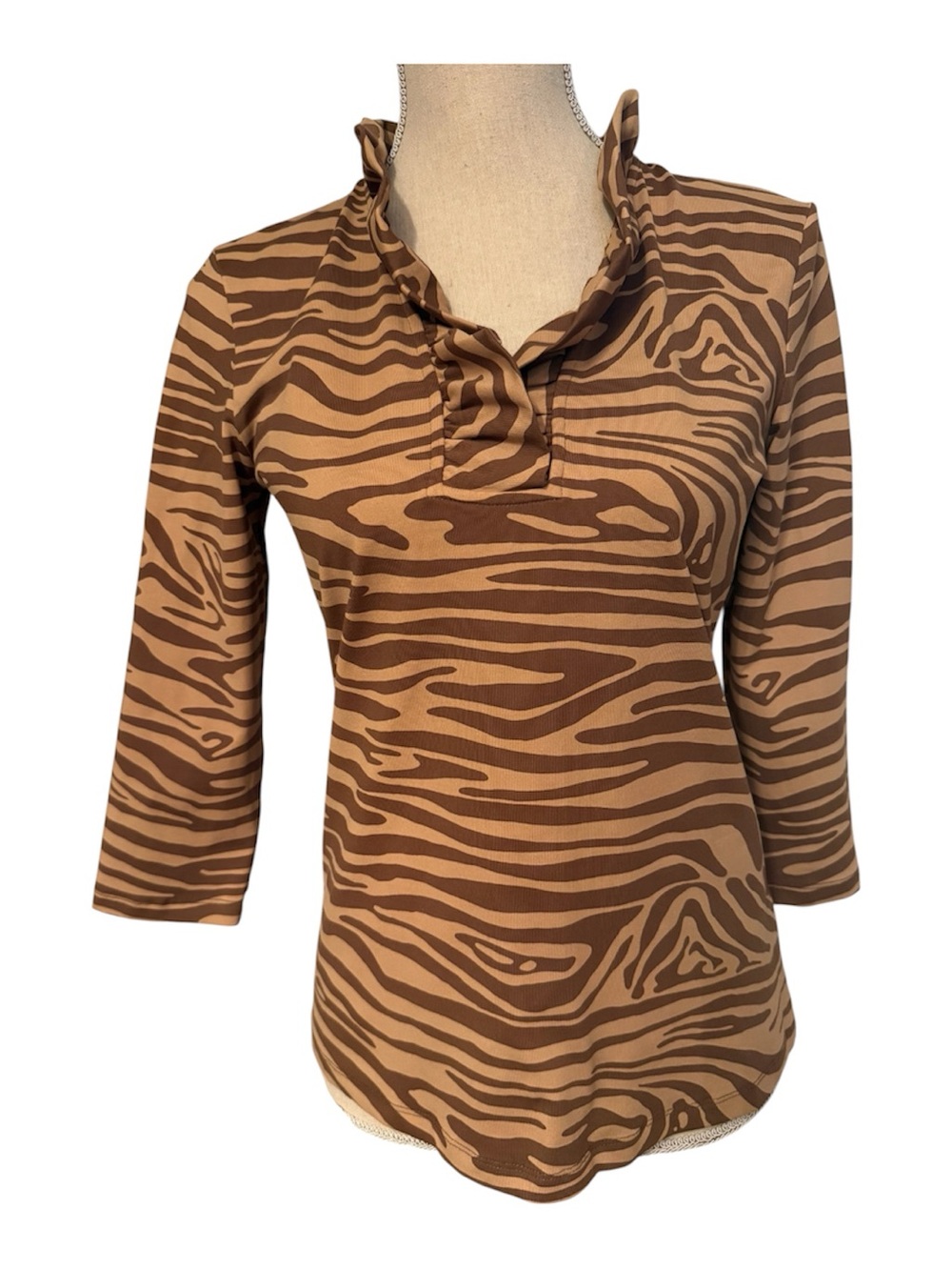 J. McLAUGHLIN TOP TAN BROWN SAFARI PRINT RUFFLE V-NECK 3/4 SLEEVE SIZE S